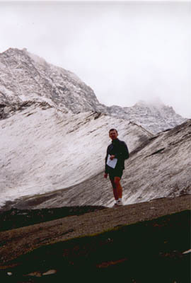 Collet de la seigne et La Pointe Lchaud (3128m) dans les nuages...